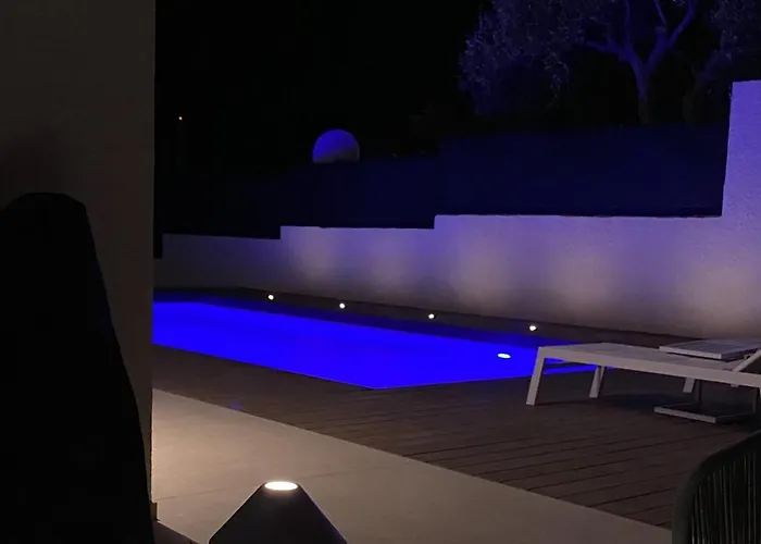 Lucia - Piscina Privata Riscaldata